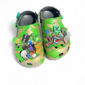 MINECRAFT Crocs size 12/10 women’s/men